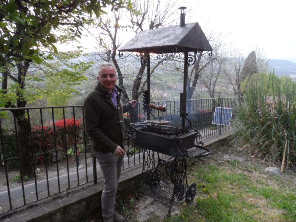 Casa Serafina Trilocale Con Arredi D'Arte E Parcheggio Privato Orvieto Exterior foto